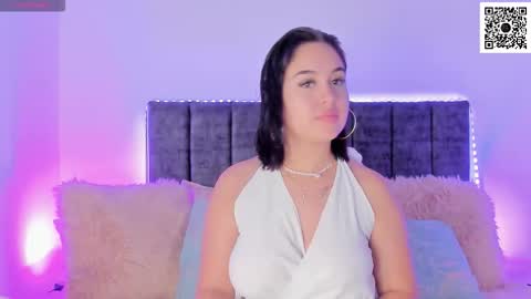 Snapshot of ana_levi chatting on 9, 10, 2025 Ana online show from 9, 10, 2025