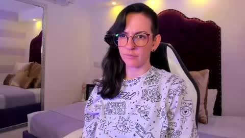 Snapshot of ana_liebert chatting on 4, 3, 2025 Ana Libiert online show from 4, 3, 2025