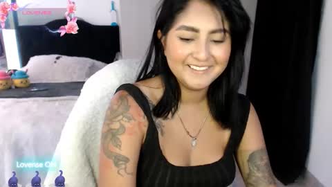 Ana Ricciardi online show from 5, 12, 2025