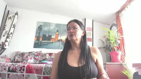 anaamature_ online show from 9, 9, 2025