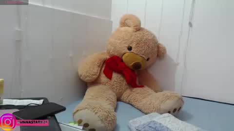 Snapshot of anahibrowns95 chatting on 4, 11, 2025 Anahi Browns online show from 4, 11, 2025