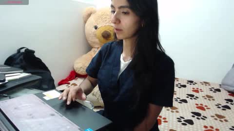 Anahi Browns online show from 16, 3, 2026