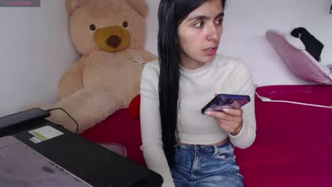 Anahi Browns online show from 17, 7, 2026