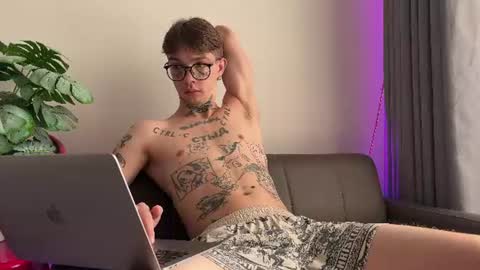 Snapshot of anahori_simon chatting on 16, 7, 2026 simon online show from 16, 7, 2026