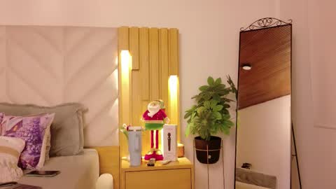 Anaise  online show from 26, 11, 2025