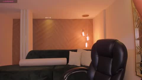 Snapshot of anaisnin1 chatting on 27, 2, 2025 Anais Nin online show from 27, 2, 2025