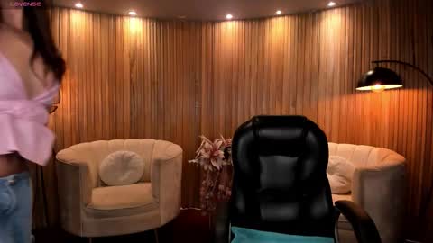 Snapshot of anaisnin1 chatting on 14, 10, 2025 Anais Nin online show from 14, 10, 2025