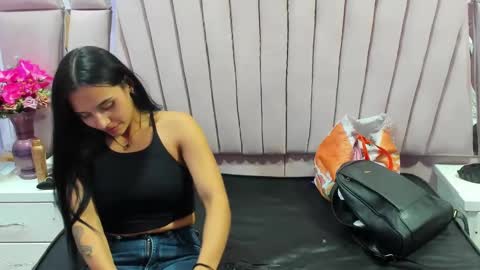 AbbyAndAntonela online show from 2, 1, 2025