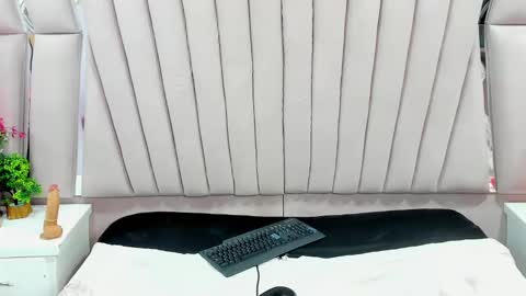 AbbyAndAntonela online show from 21, 2, 2025