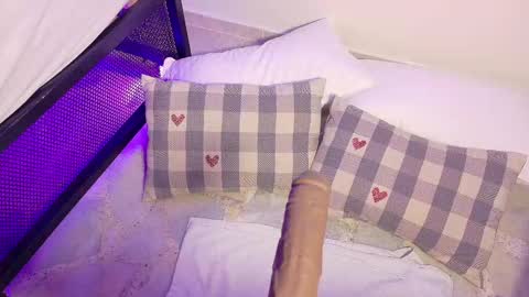 Kendra  online show from 11, 11, 2025