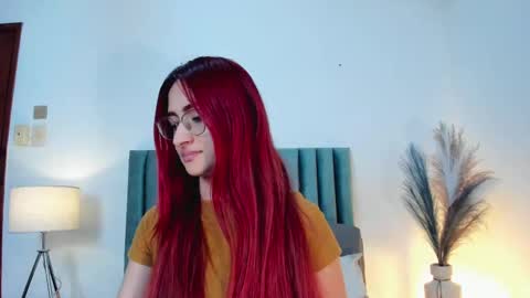 Andra Cyrus online show from 3, 3, 2025