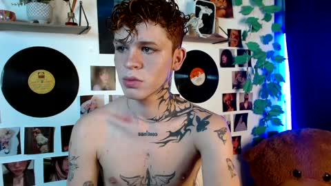 Snapshot of andreewwolffman chatting on 29, 1, 2025 Andrew online show from 29, 1, 2025