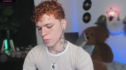 Snapshot of andreewwolffman chatting on 12, 9, 2025 Andrew online show from 12, 9, 2025