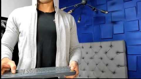 insta andres clark  online show from 29, 3, 2026