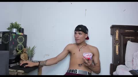 Snapshot of andres_jiimz_dz chatting on 12, 1, 2025 andres_jiimz_dz online show from 12, 1, 2025