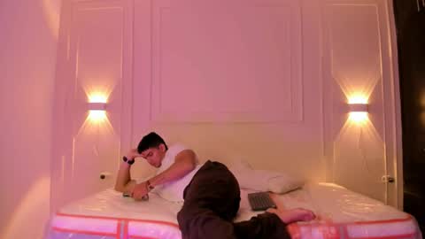 Snapshot of andres_stud chatting on 25, 6, 2026 andres_stud online show from 25, 6, 2026