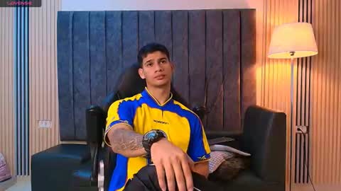Snapshot of andres_stud chatting on 8, 7, 2026 andres_stud online show from 8, 7, 2026