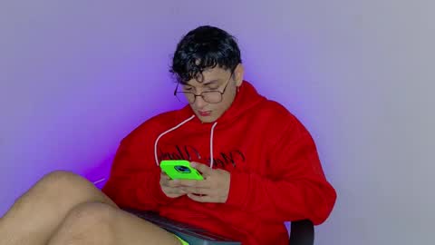 Snapshot of andrew_dann chatting on 27, 11, 2025 andres online show from 27, 11, 2025