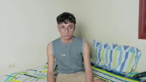 Snapshot of andrew_dann chatting on 14, 12, 2025 andres online show from 14, 12, 2025