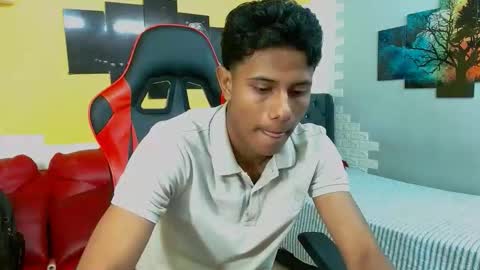 Snapshot of andrew_myersx chatting on 20, 12, 2025 ANDREW online show from 20, 12, 2025