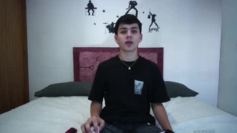 Snapshot of andrew_restrepo chatting on 18, 10, 2025 andrew restrepo online show from 18, 10, 2025