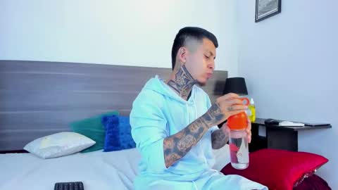 andrew_sanders69 online show from 9, 11, 2025