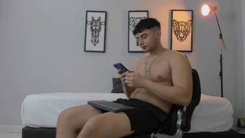 Andrewlamar21 online show from 4, 1, 2025