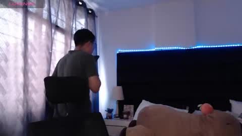 Snapshot of andrewmhilton_ chatting on 16, 6, 2026 andrewmhilton_ online show from 16, 6, 2026