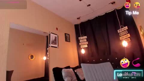      online show from 28, 2, 2025