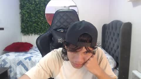 andy_dan1 online show from 4, 2, 2025