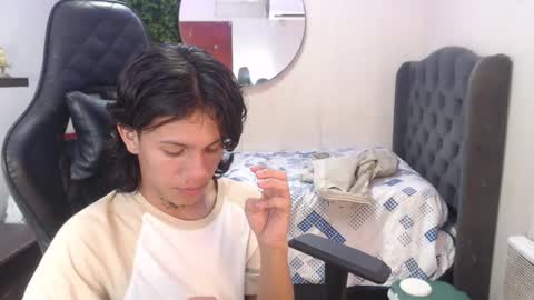 andy_dan1 online show from 4, 2, 2025