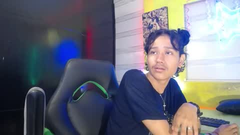 Snapshot of andy_staar18 chatting on 24, 10, 2025 andy online show from 24, 10, 2025