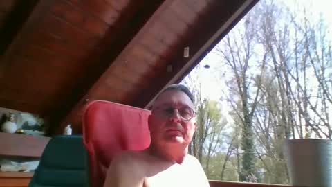 Snapshot of andybayern chatting on 18, 4, 2026 andybayern online show from 18, 4, 2026