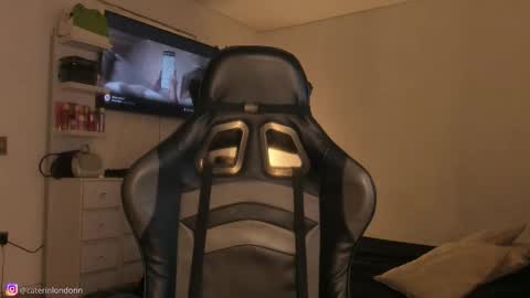      online show from 15, 11, 2025