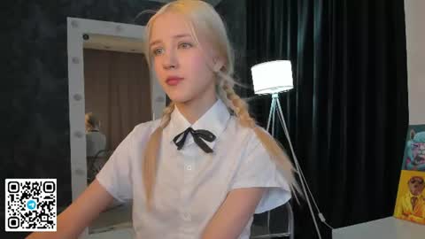 Snapshot of anellyball_ chatting on 22, 7, 2026 Anelly online show from 22, 7, 2026