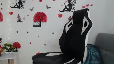 Angel Curl online show from 12, 2, 2025