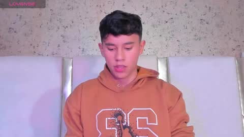 ngel Esteban  online show from 28, 12, 2024