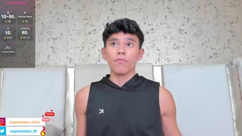 ngel Esteban  online show from 25, 1, 2025