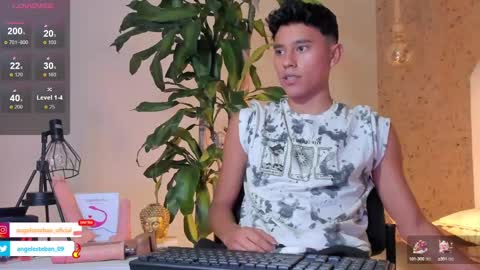 ngel Esteban  online show from 1, 2, 2025