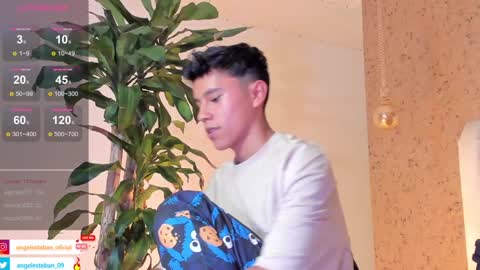 ngel Esteban  online show from 8, 2, 2025