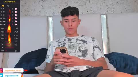 ngel Esteban  online show from 5, 3, 2025