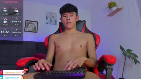 ngel Esteban  online show from 8, 10, 2025