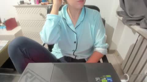 Snapshot of angel_lee__ chatting on 9, 2, 2025 angel_lee__ online show from 9, 2, 2025