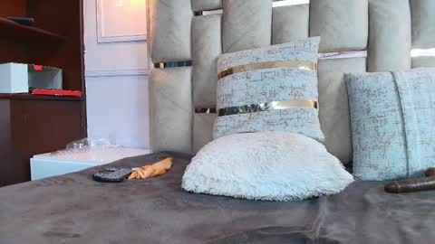 Nicolle  online show from 6, 3, 2025