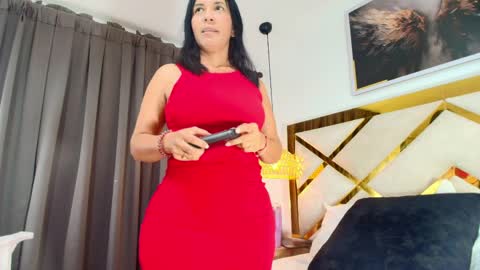 Nicolle  online show from 9, 4, 2026