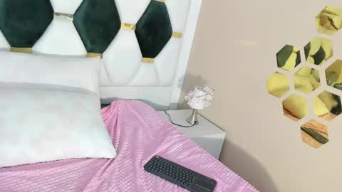 angela_garciaa online show from 16, 5, 2026