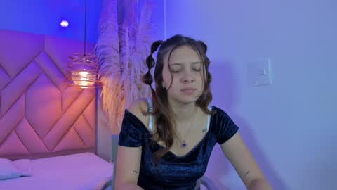 Snapshot of angelaa_cute chatting on 3, 2, 2025 ANGELA online show from 3, 2, 2025