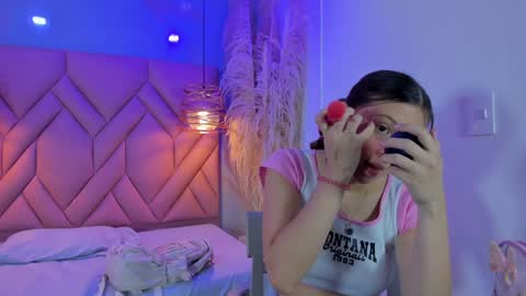 Snapshot of angelaa_cute chatting on 4, 2, 2025 ANGELA online show from 4, 2, 2025