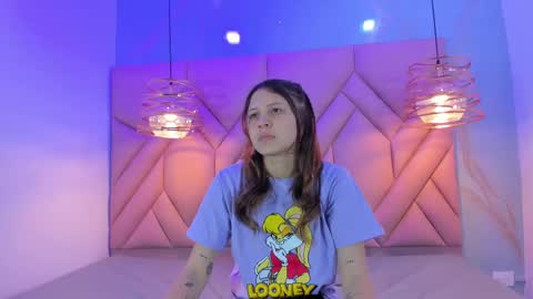 Snapshot of angelaa_cute chatting on 9, 3, 2025 ANGELA online show from 9, 3, 2025