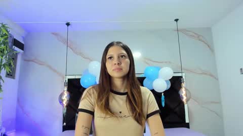 Snapshot of angelaa_cute chatting on 23, 9, 2025 ANGELA online show from 23, 9, 2025